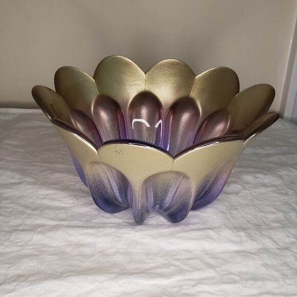 Vintage lotus flower bowl - Picture 2 of 9